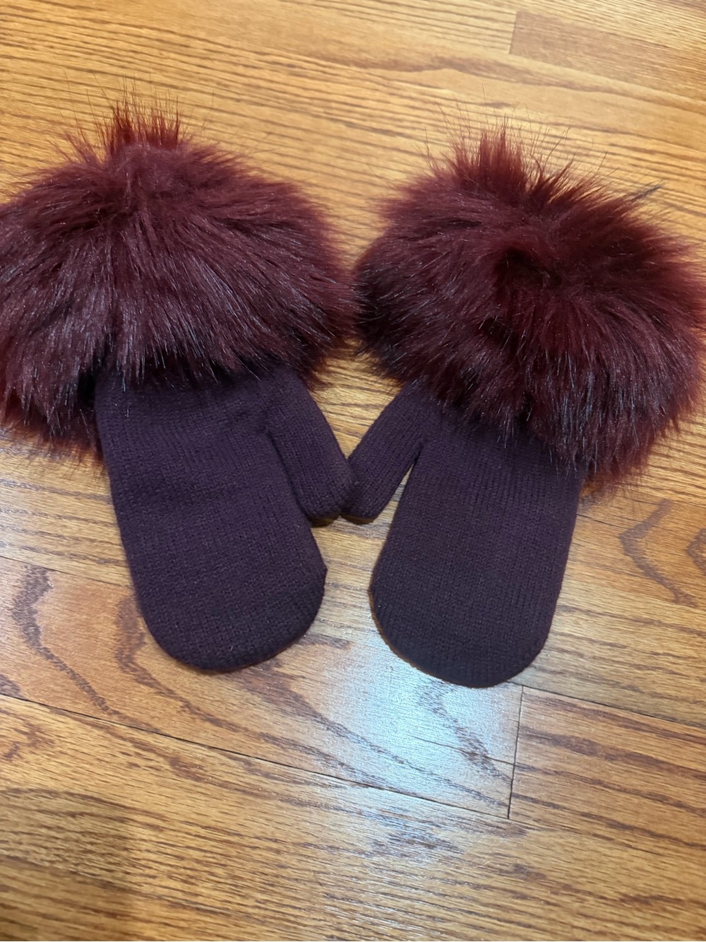 NWOT ALDO Plush Plum Pom-Pom Knit Mittens - Burgundy